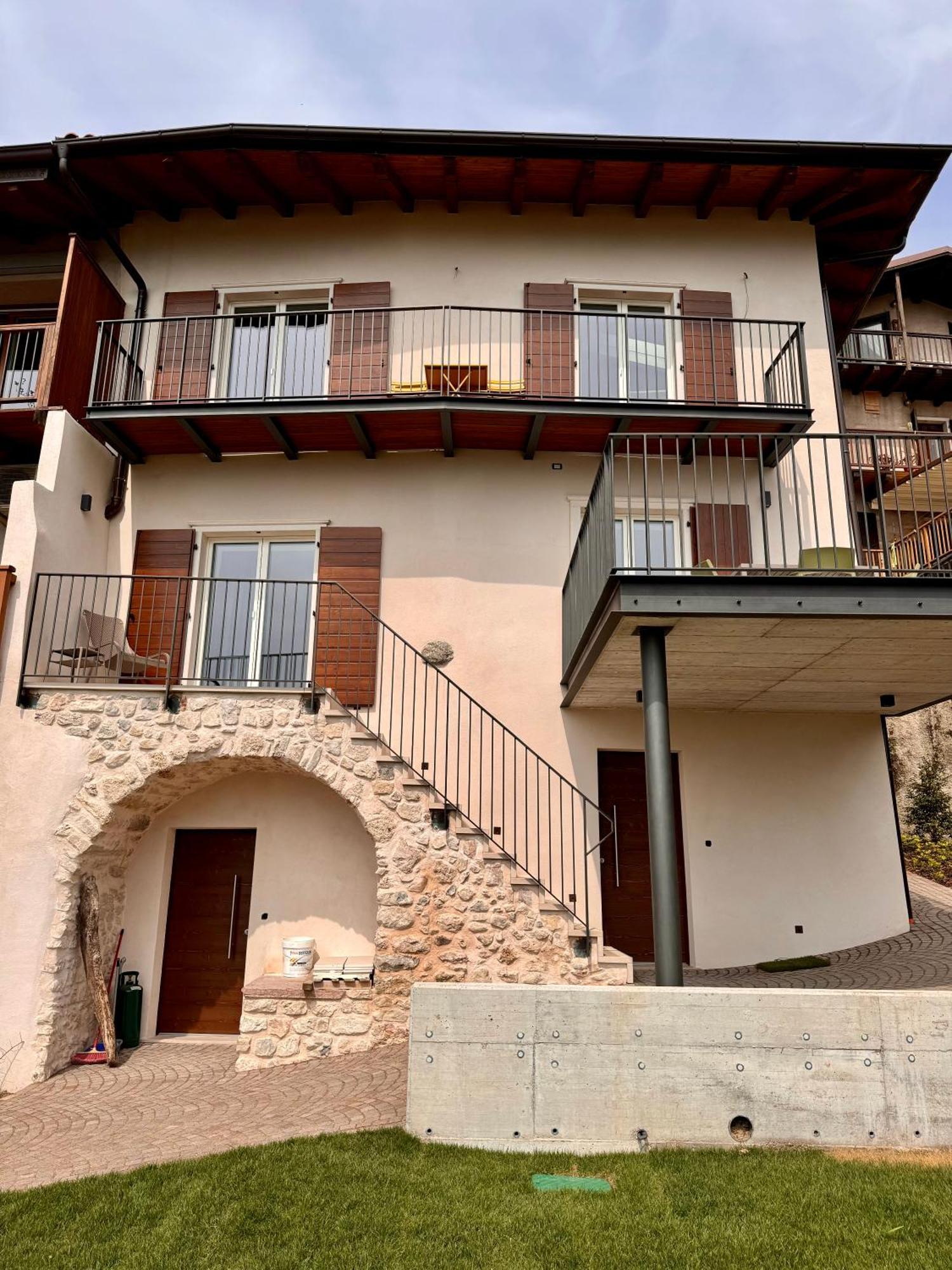Eco Garda Hill Apartment Tenno Bagian luar foto