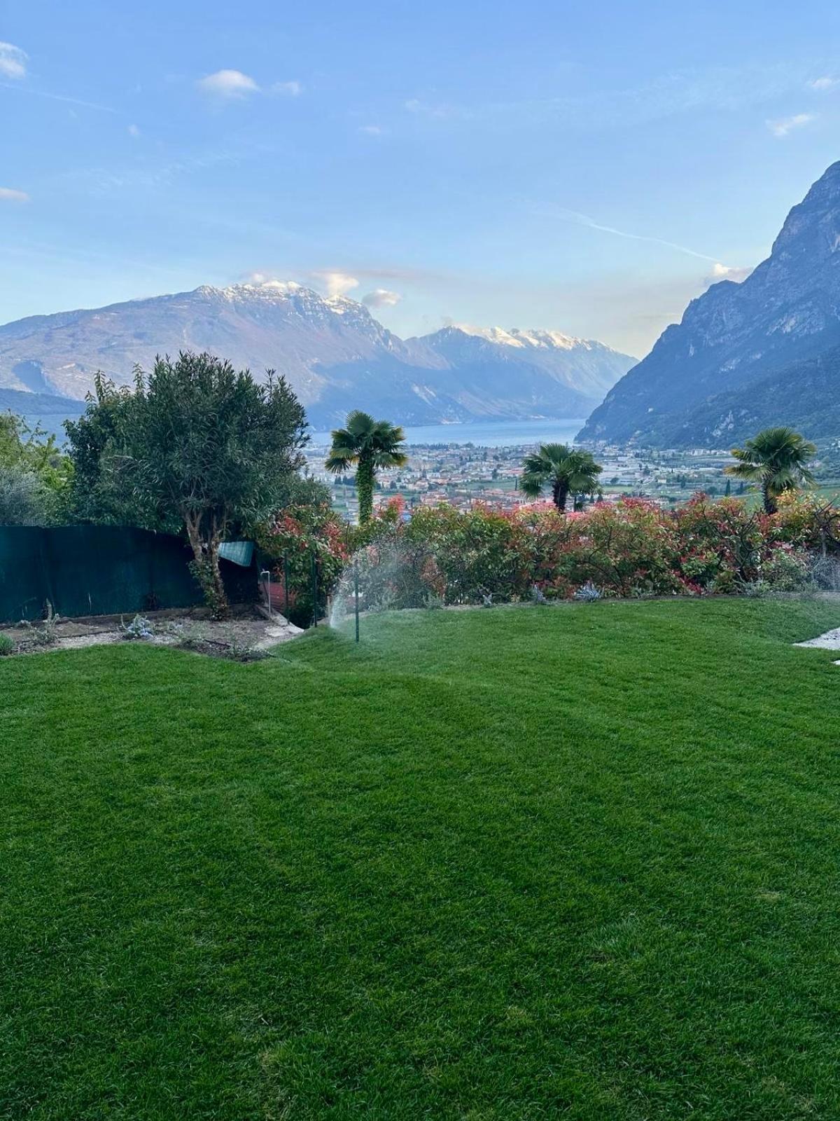 Eco Garda Hill Apartment Tenno Bagian luar foto