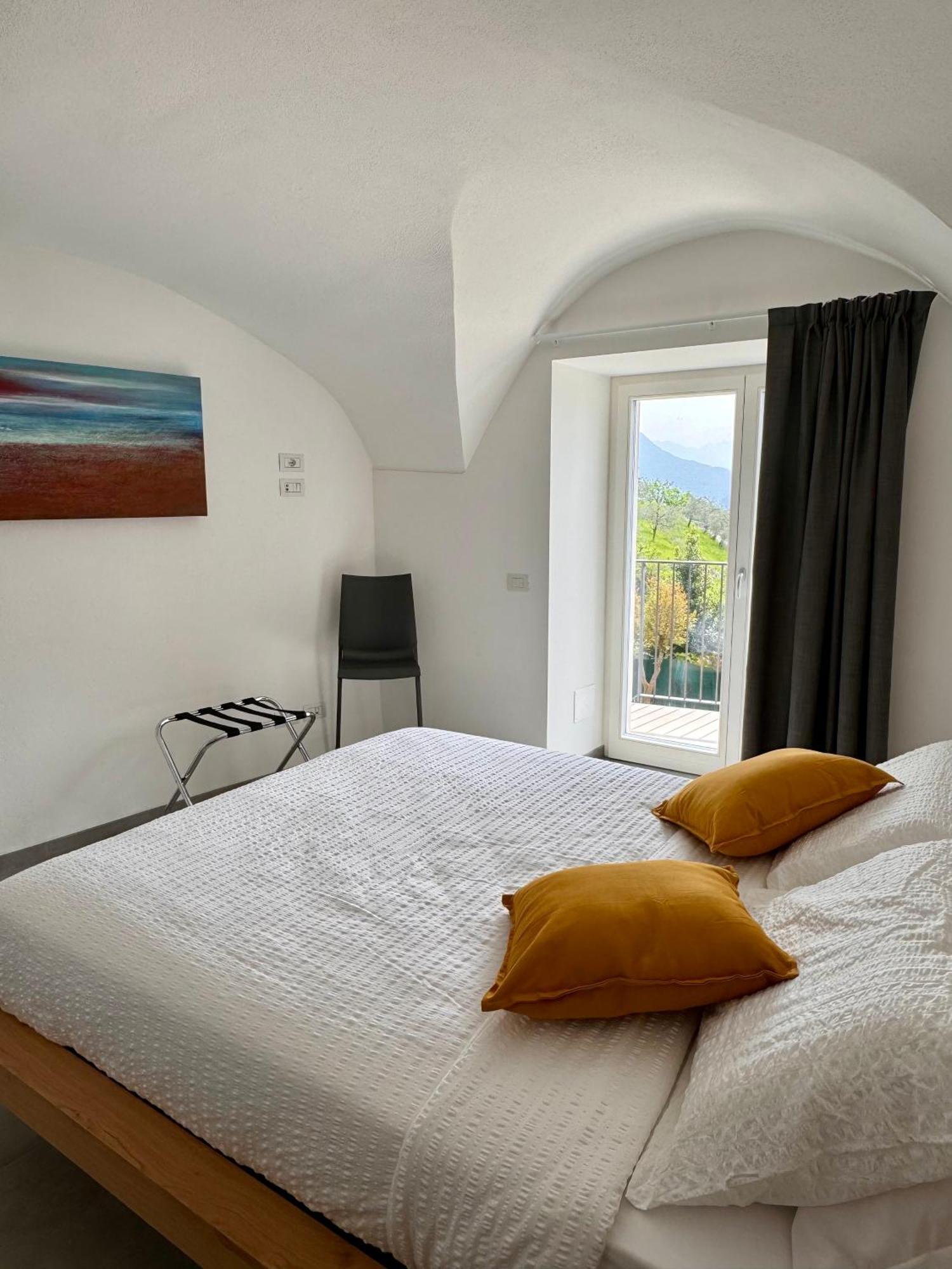 Eco Garda Hill Apartment Tenno Bagian luar foto